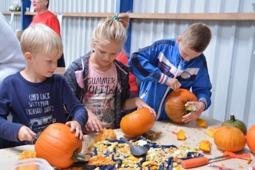 150915 Pompoenen en kalebassenmarkt Ouwsterhaule kinderen