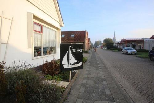 151009 Kade bord Te koop