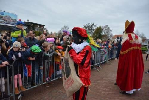 151116 Sinterklaas Langweer publiek