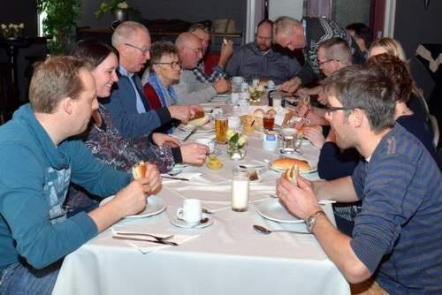 160314 Lunchen samen met de bouwer