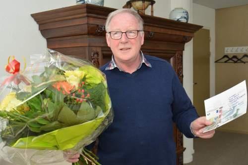 160316 Durk Fopma eerste kievitsei bloemen en vindersloon