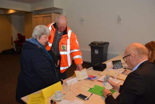 160407 Referendum Oekraine stembureau Langweer Hoekstien variant