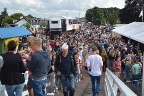 160805 Drukte Stevenshoek Skutsjesilen