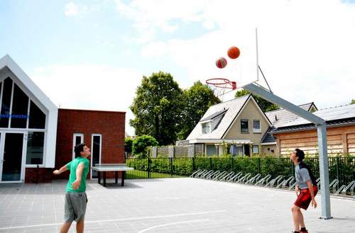 170804 Schoolplein Swannestee Langweer