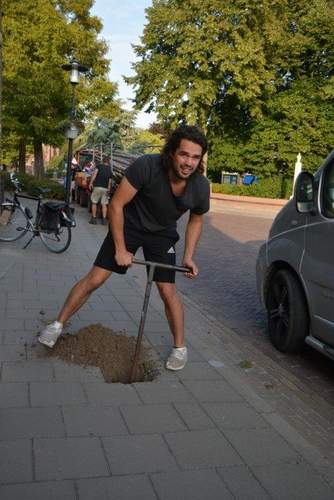 170825 Aankleding Sint Nykster Merke palen klaar zetten 001