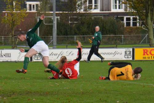 171106 Langweer Blauwhuis keeper redt