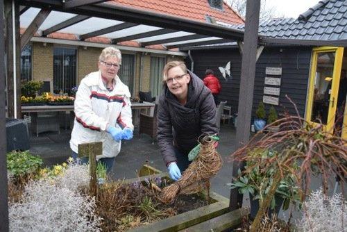 Scharsterbrug Westersypen bloembakken