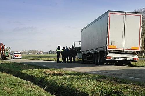 190129 SIntNyk vrachtwagen in Berm 2