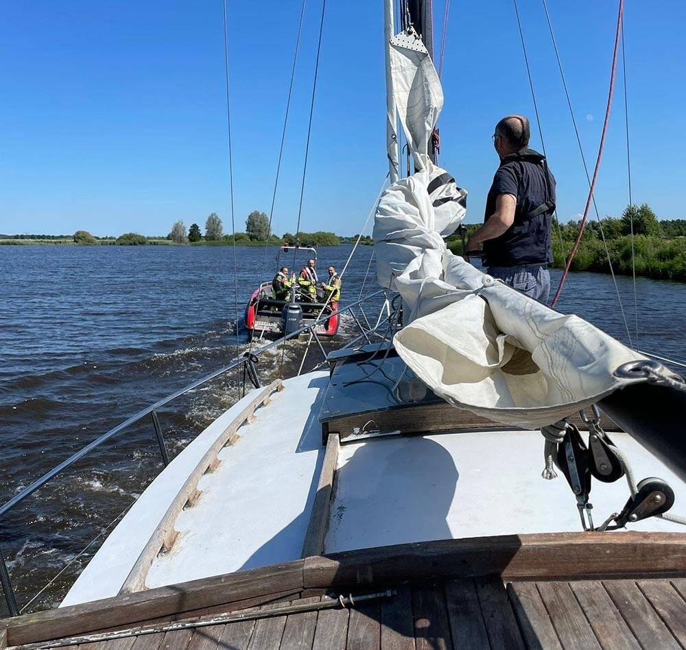 230614 Tsjûkemar Langweer blusboot sleep2