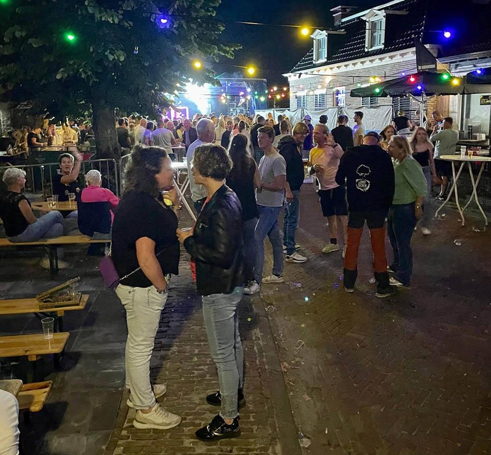 230625 Idskenhuizen dorpsfeest feestopstraat 1000