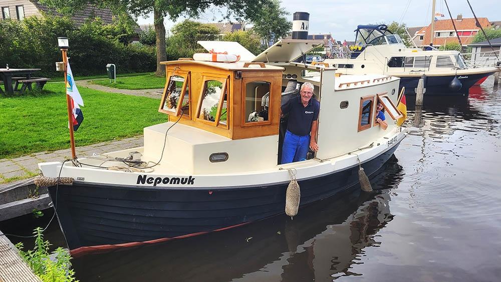 20230823 Akkrum passantenhaven DuitsestoombootNepomuk langszij 1000