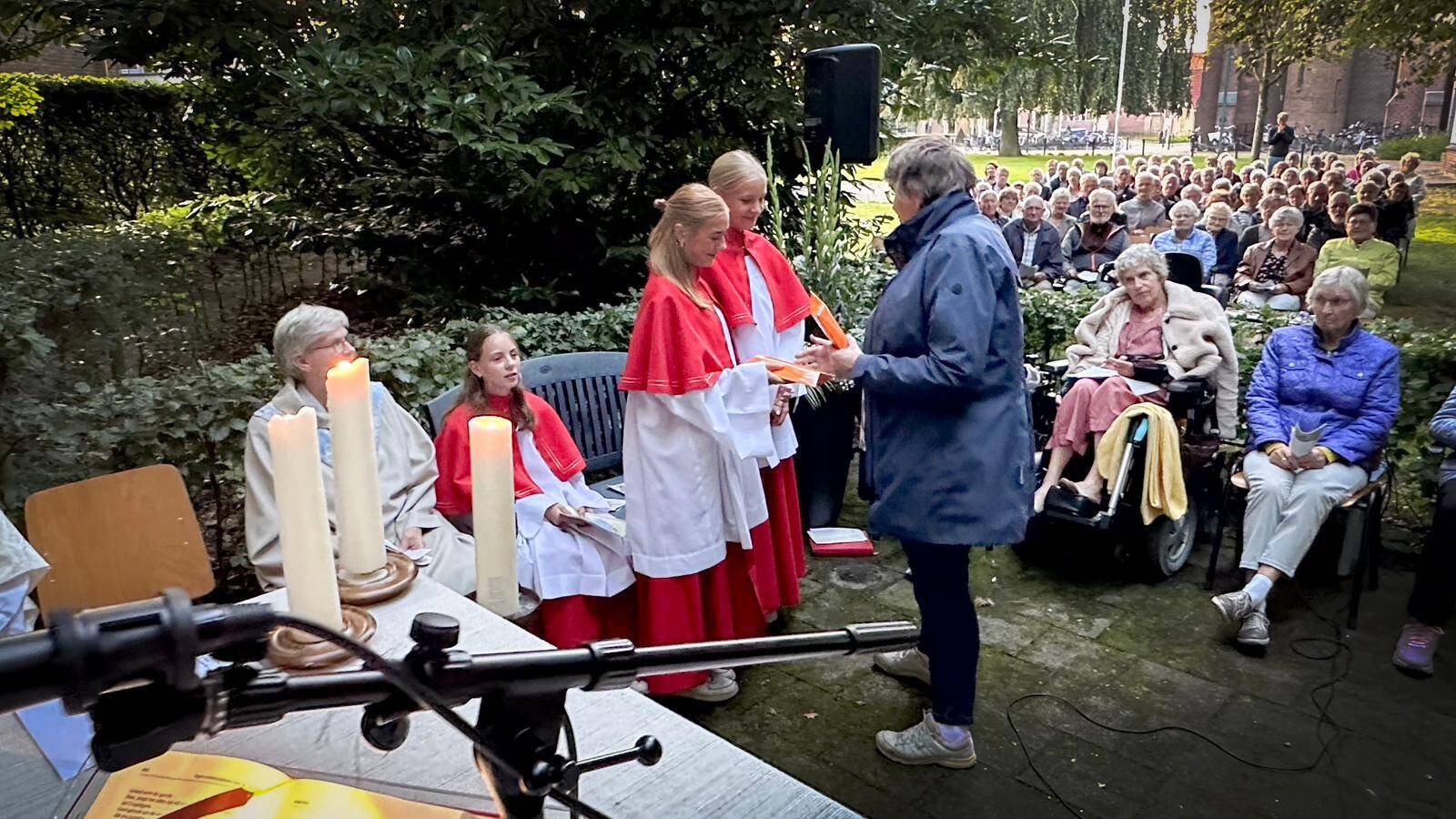 230813 SintNyk RK kerk openluchtdienst 3