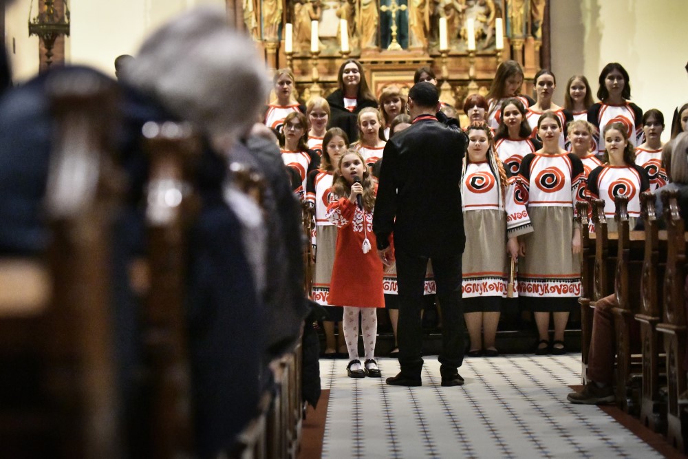 231101 SIntNyk bezoek koor Oekraïne 11  1000