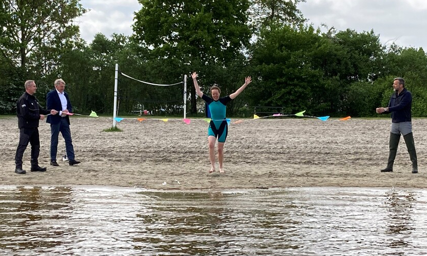 230518 Controle kwaliteit zwemwater gedeputeerde