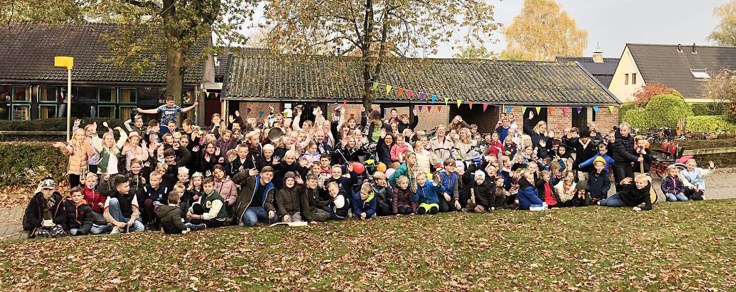 241025 ItKlimmerblêd jubilarissen groep