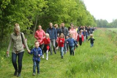 Wandelen tussen 38 soorten bosvogels in Wilhelmina-oard