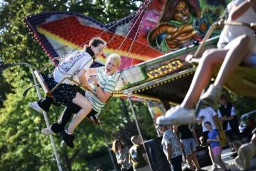 Merke Sint Nyk: plezier op kermis en met volksspelen