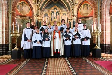 Topoptreden met Martini Jongenskoor Sneek in dorpskerk Langweer