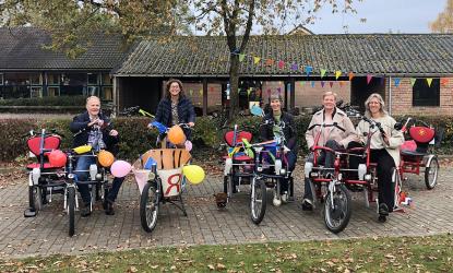 Dik feest op It Klimmerblêd Sint Nyk met vijf jubilarissen