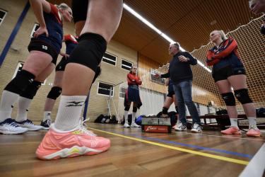 SNVV-dames 1 wint in Groningen