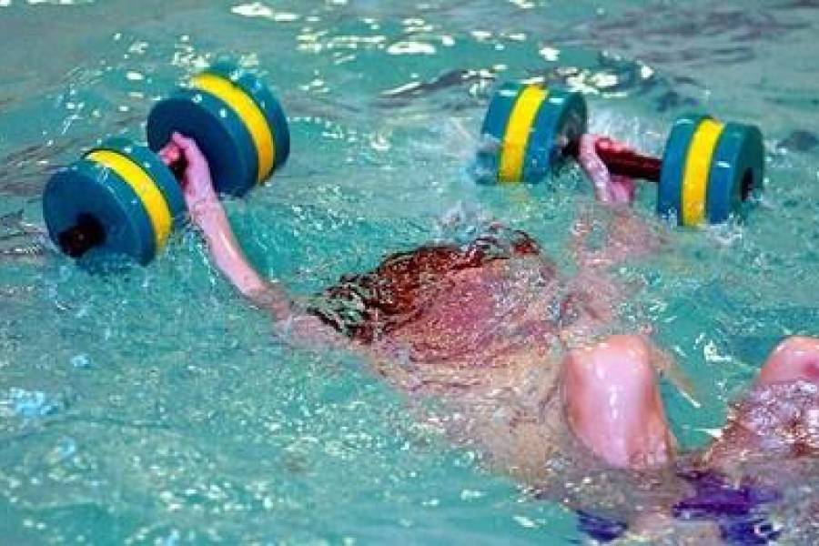 Fitness en zwemles in zwembad Maeykehiem Sint Nyk